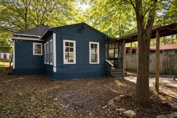 $1,295 | 727 West Day Street, Denison, TX 75020