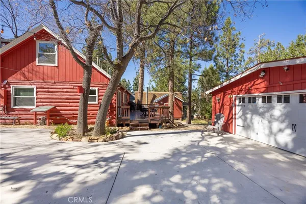 $2,100 | 185 Spruce Lane, Sugarloaf, CA 92386