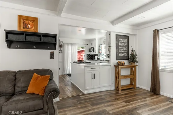 $2,100 | 185 Spruce Lane, Sugarloaf, CA 92386