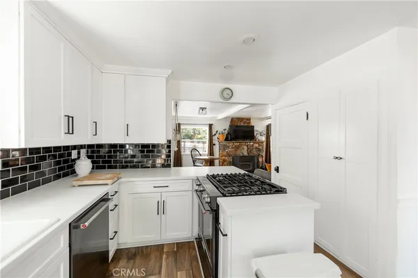 $2,100 | 185 Spruce Lane, Sugarloaf, CA 92386