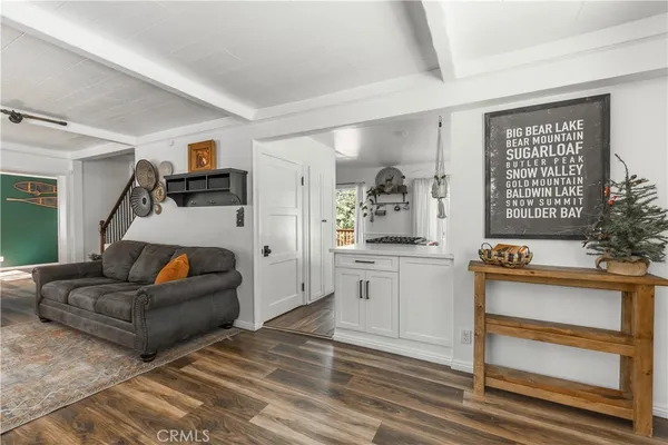 $2,100 | 185 Spruce Lane, Sugarloaf, CA 92386