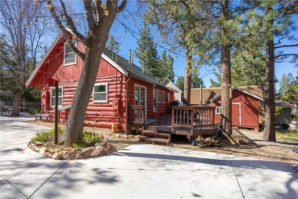 $2,100 | 185 Spruce Lane, Sugarloaf, CA 92386