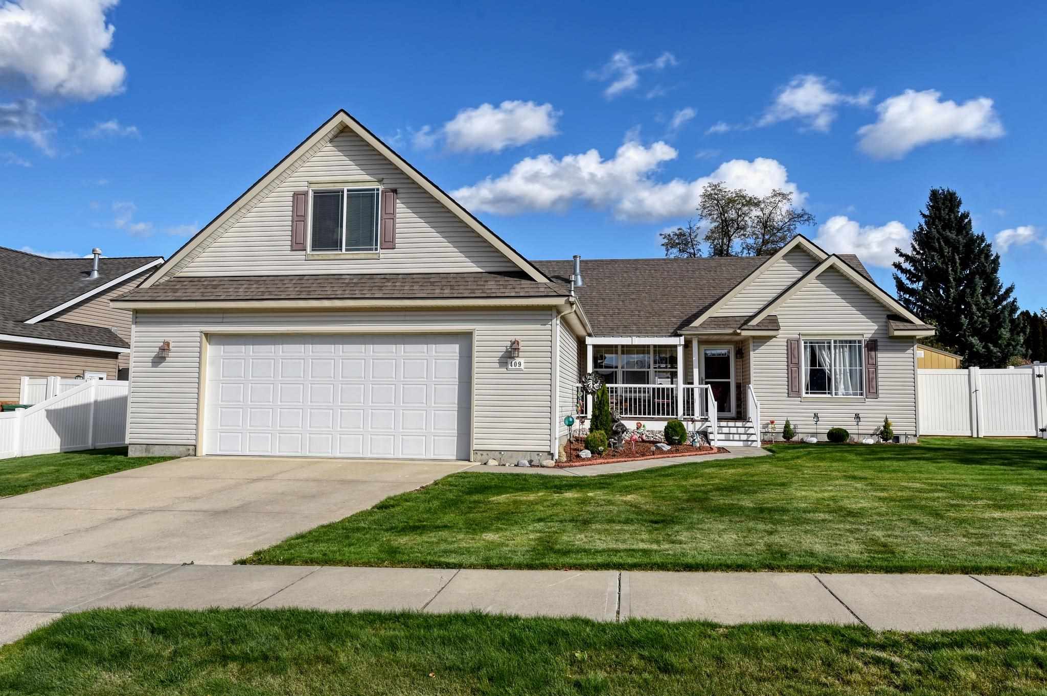409 South Lone Tree Road Spokane Valley, WA 99016 - Photo 1 of 32