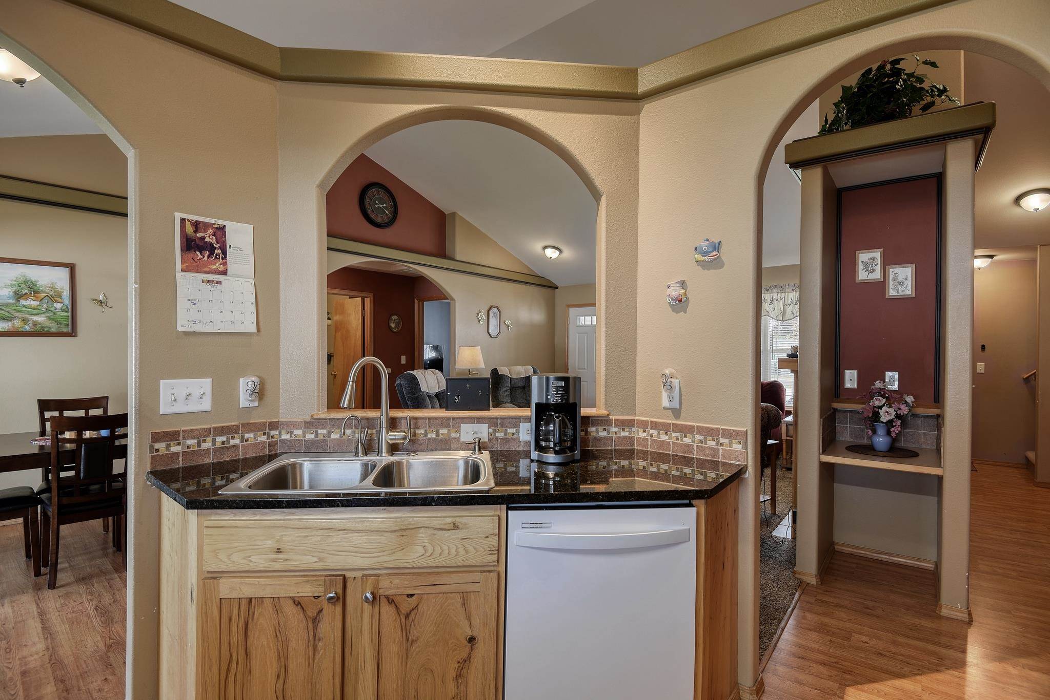 409 South Lone Tree Road Spokane Valley, WA 99016 - Photo 14 of 32