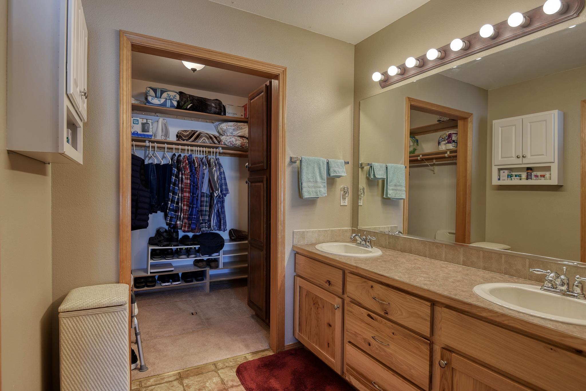 409 South Lone Tree Road Spokane Valley, WA 99016 - Photo 17 of 32