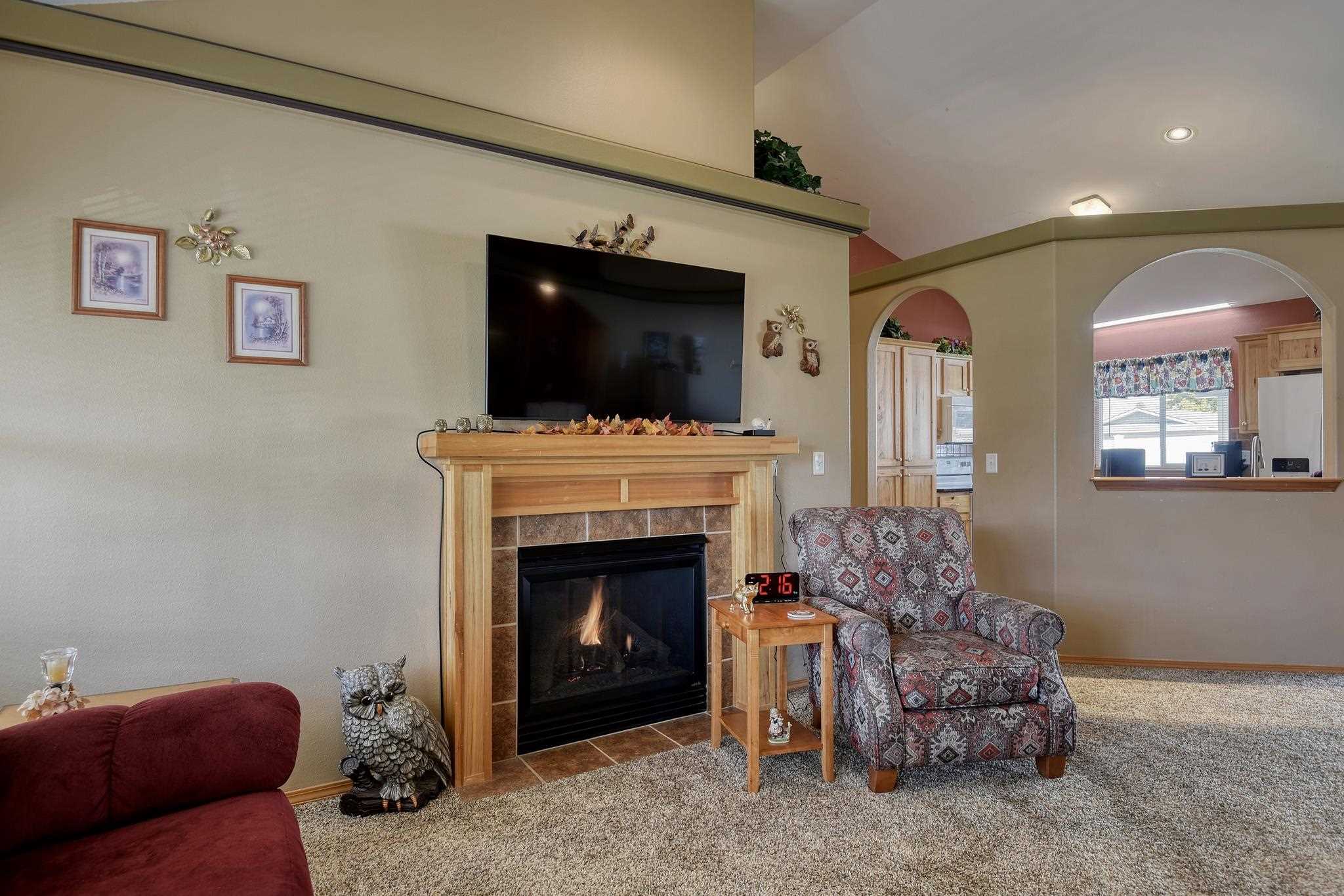 409 South Lone Tree Road Spokane Valley, WA 99016 - Photo 3 of 32