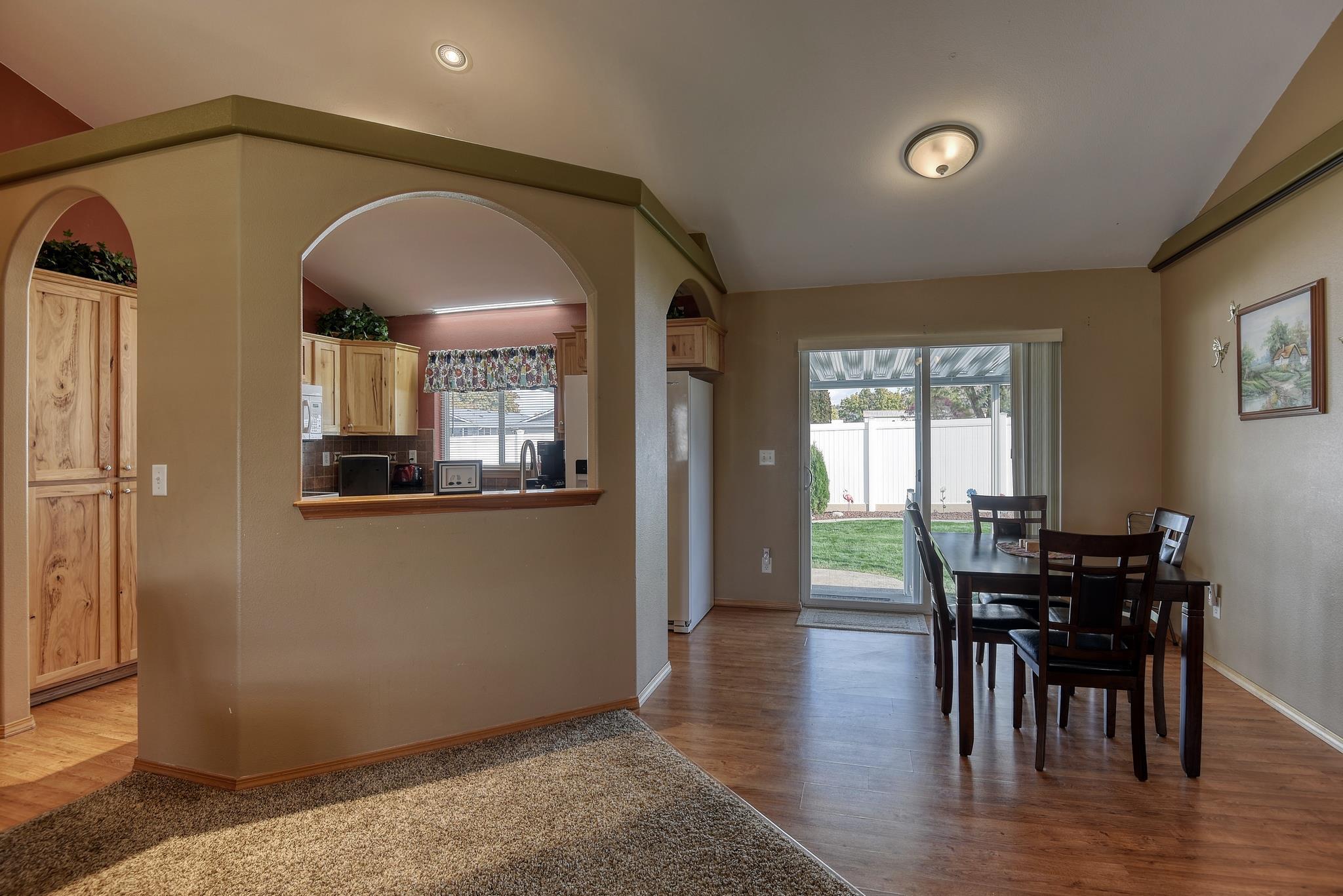 409 South Lone Tree Road Spokane Valley, WA 99016 - Photo 5 of 32