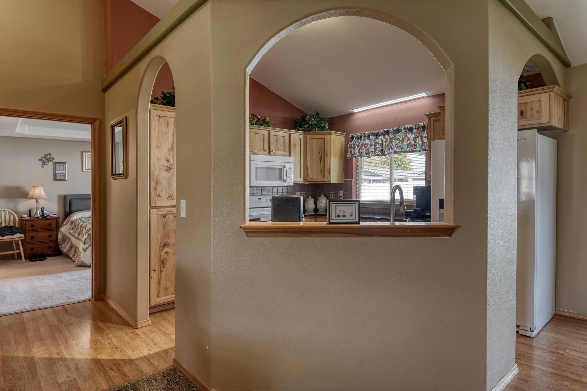 409 South Lone Tree Road Spokane Valley, WA 99016 - Photo 6 of 32
