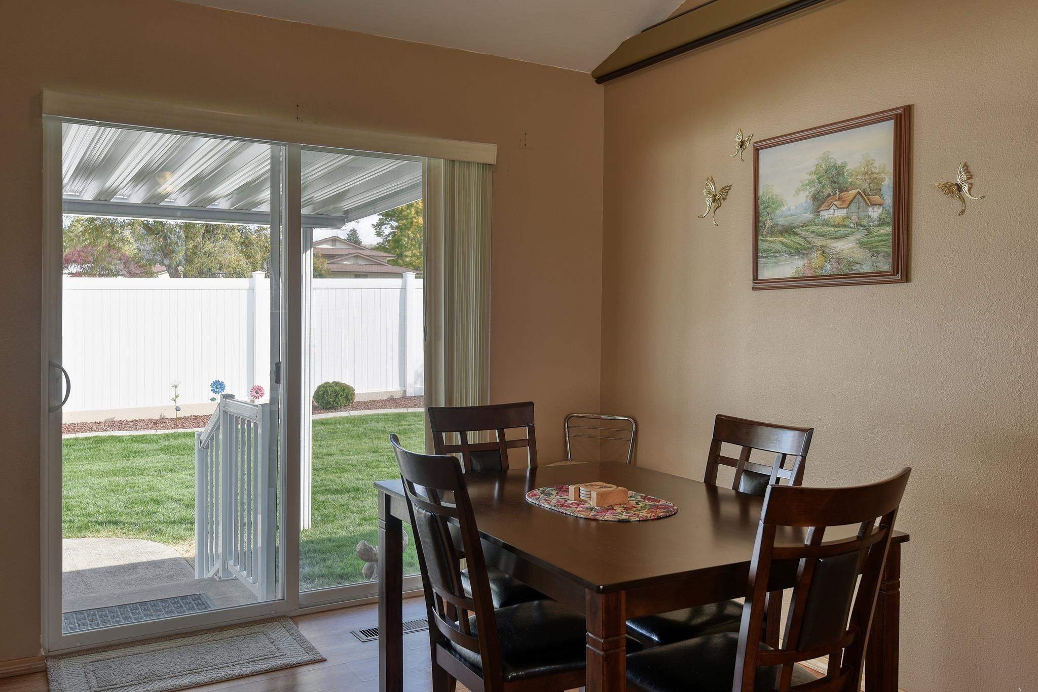 409 South Lone Tree Road Spokane Valley, WA 99016 - Photo 7 of 32