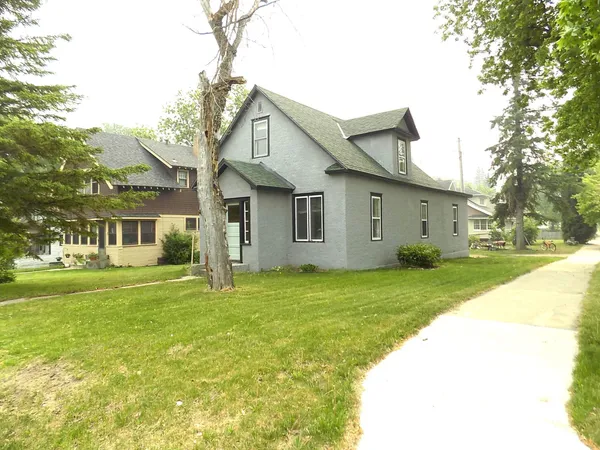 $97,000 | 101 1st Street Southeast, Baudette, MN 56623