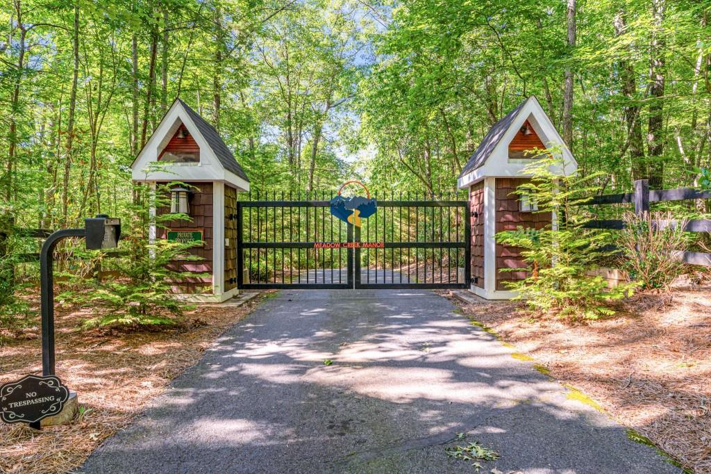 254 Nicholson Road Blue Ridge, GA 30513 - Photo 5 of 86