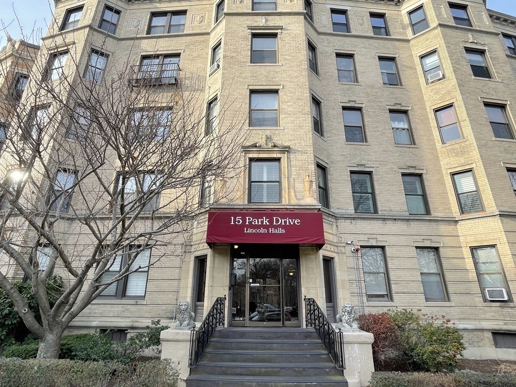 15 Park Drive, Unit 12 Boston, MA 02215 - Photo 2 of 11