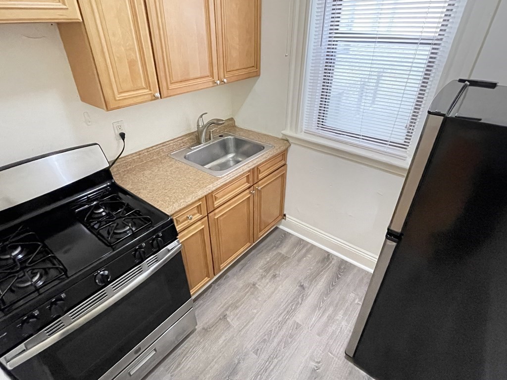 15 Park Drive, Unit 12 Boston, MA 02215 - Photo 9 of 11