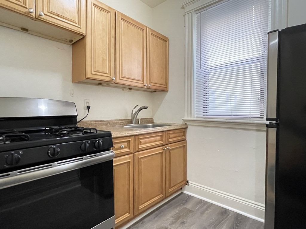 15 Park Drive, Unit 12 Boston, MA 02215 - Photo 10 of 11