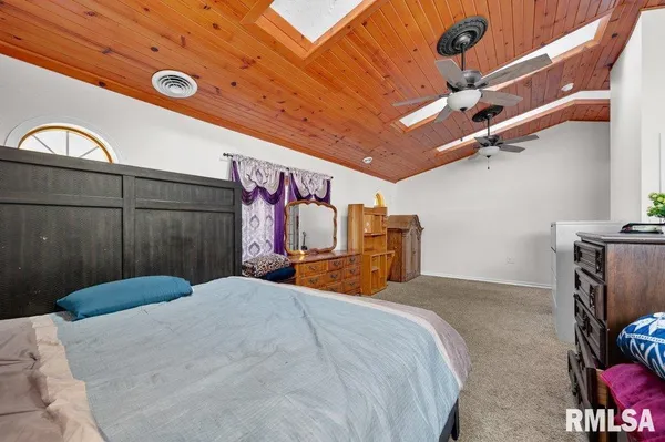 $275,000 | 705 13th Street West, Milan, IL 61264