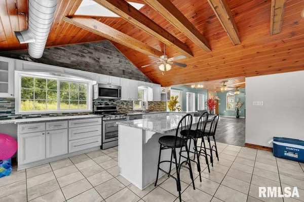 $275,000 | 705 13th Street West, Milan, IL 61264