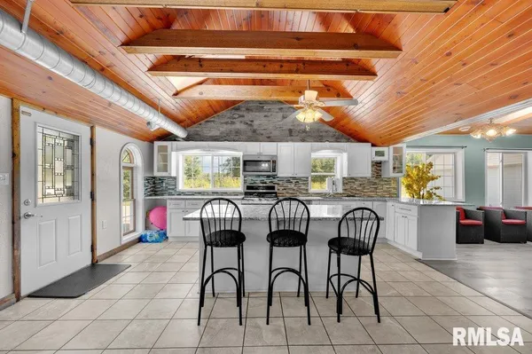 $275,000 | 705 13th Street West, Milan, IL 61264