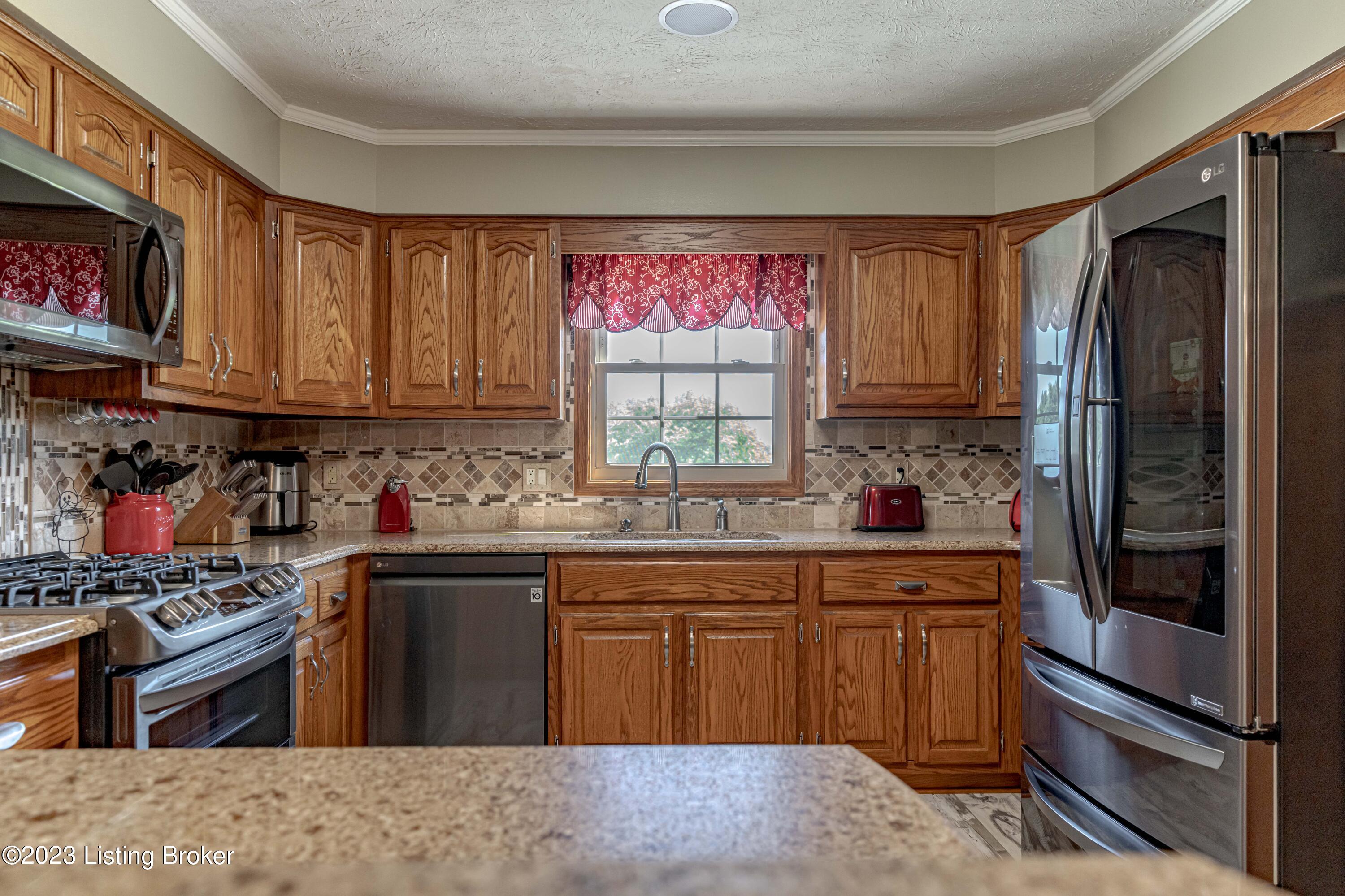 3561 Waddy Road Waddy, KY 40076 - Photo 27 of 151 DSC05504