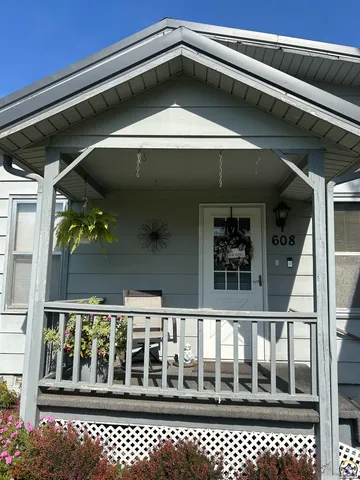 $139,900 | 608 4th Street, Madison, KS 66860
