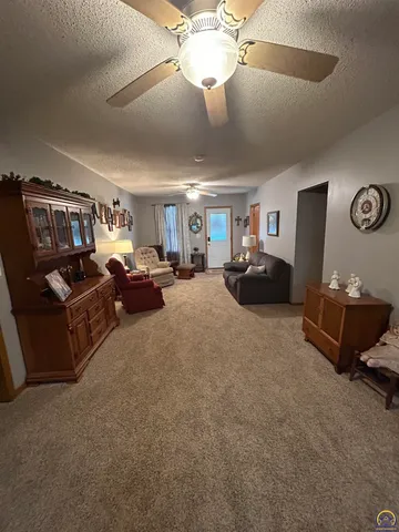 $139,900 | 608 4th Street, Madison, KS 66860