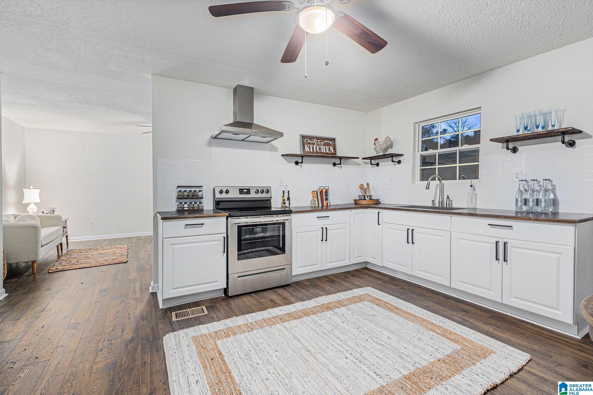 455 Thomas Road Hayden, AL 35079 - Photo 3 of 18