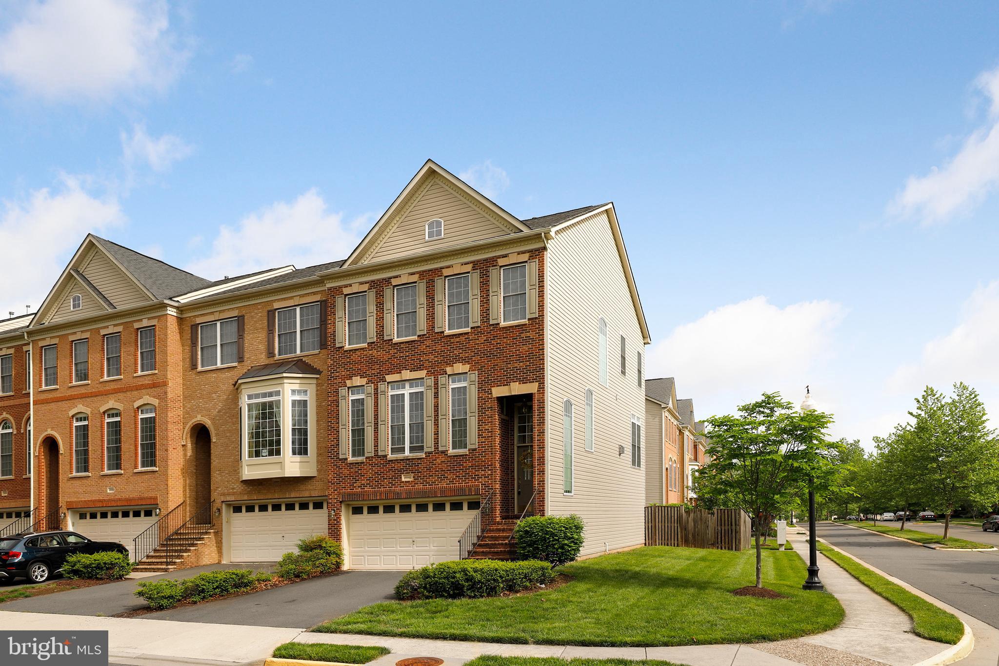 25862 Commons Square Chantilly, VA 20152 - Photo 2 of 42
