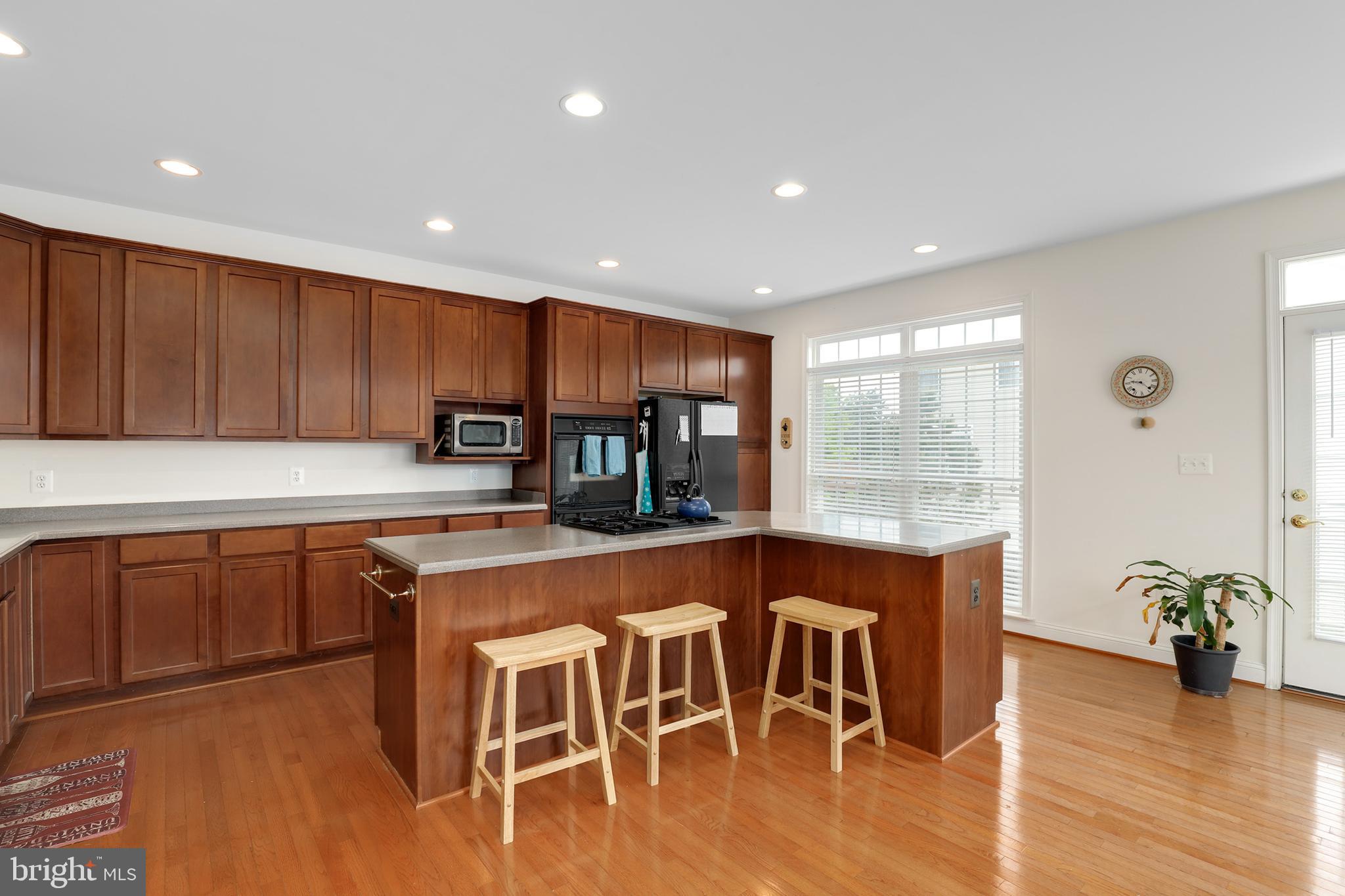 25862 Commons Square Chantilly, VA 20152 - Photo 16 of 42