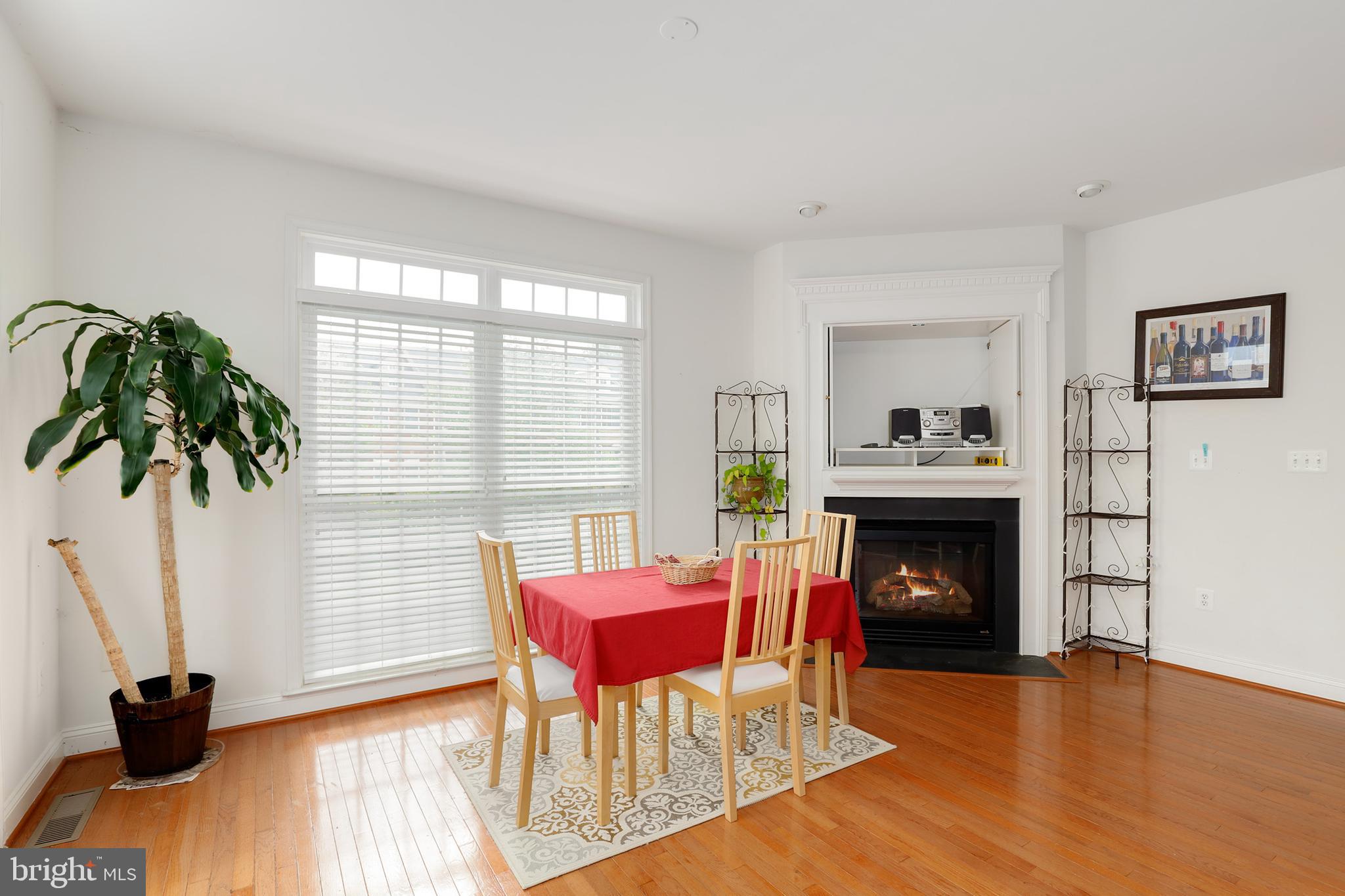 25862 Commons Square Chantilly, VA 20152 - Photo 22 of 42