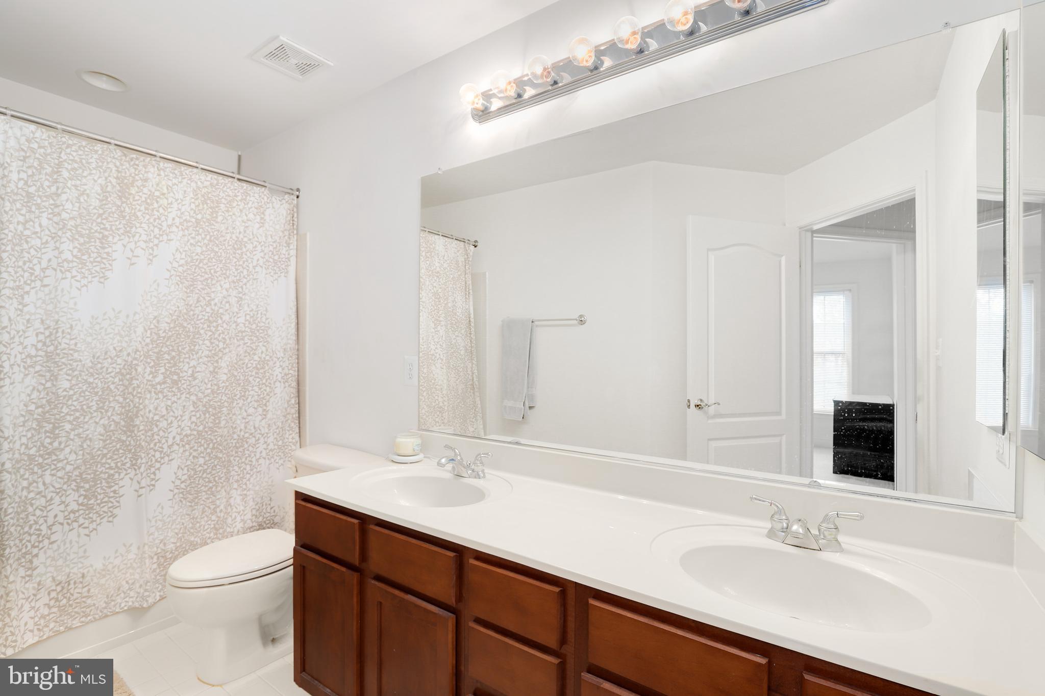 25862 Commons Square Chantilly, VA 20152 - Photo 24 of 42