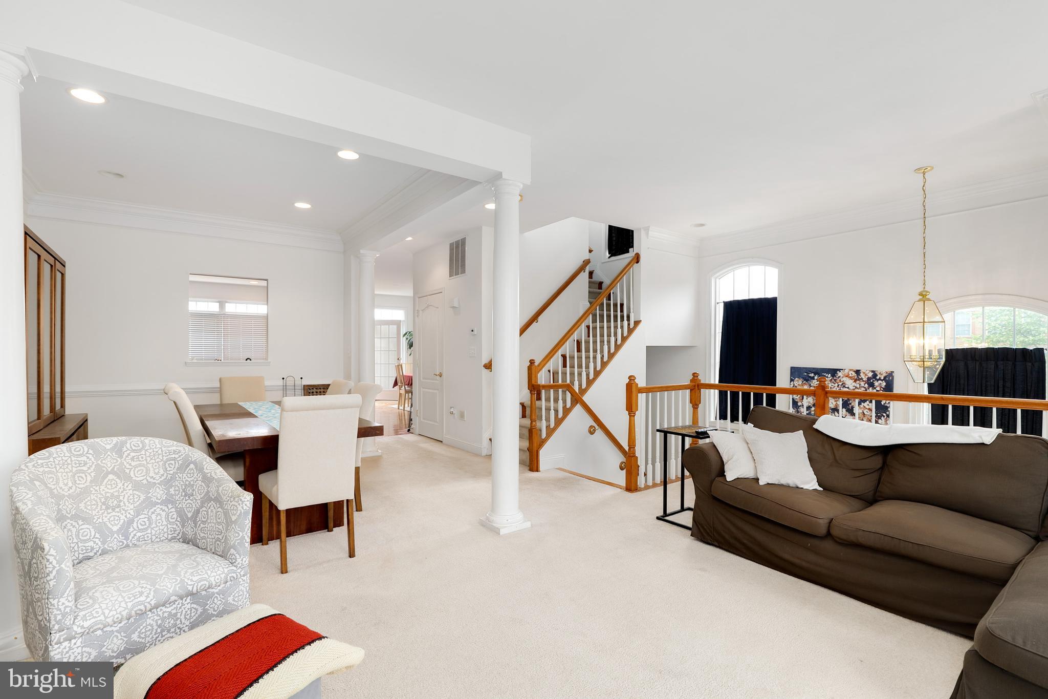 25862 Commons Square Chantilly, VA 20152 - Photo 4 of 42