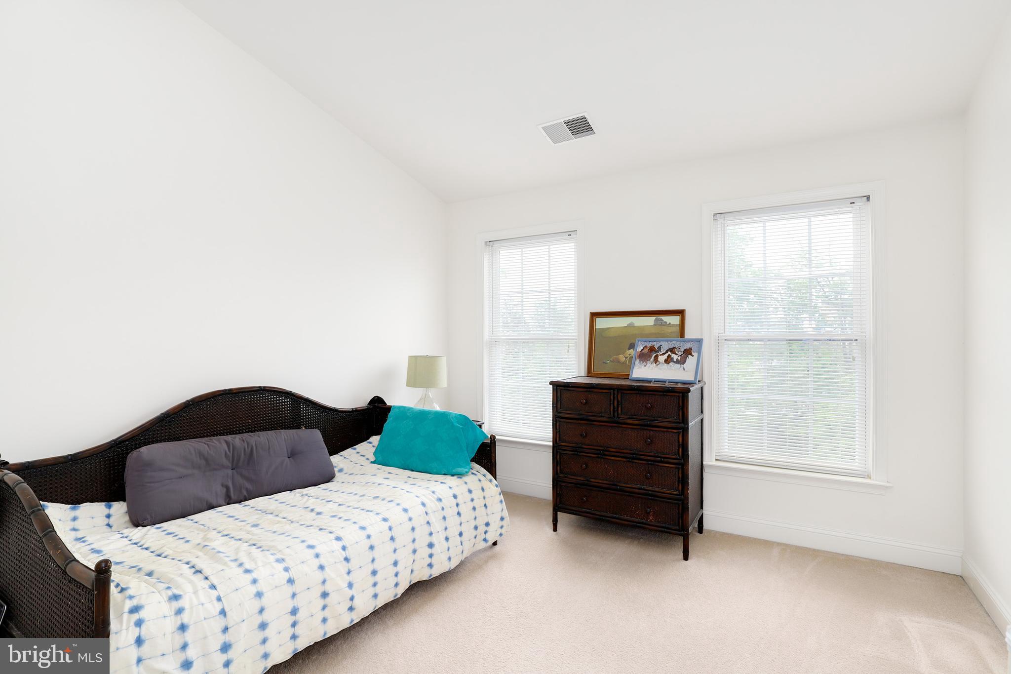25862 Commons Square Chantilly, VA 20152 - Photo 33 of 42