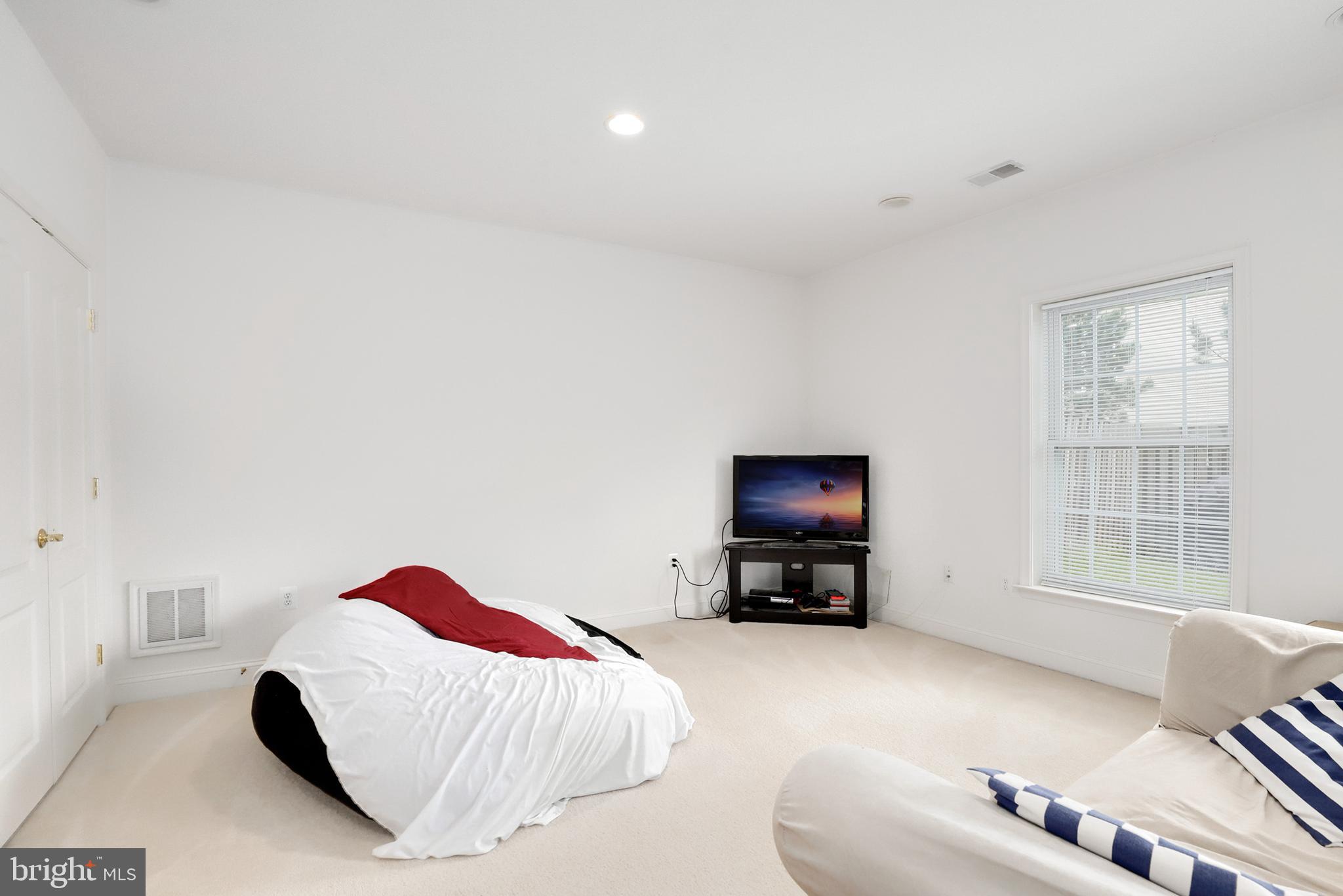 25862 Commons Square Chantilly, VA 20152 - Photo 36 of 42