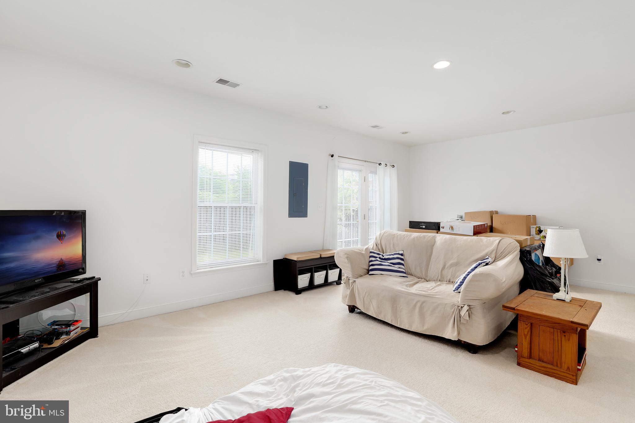 25862 Commons Square Chantilly, VA 20152 - Photo 38 of 42