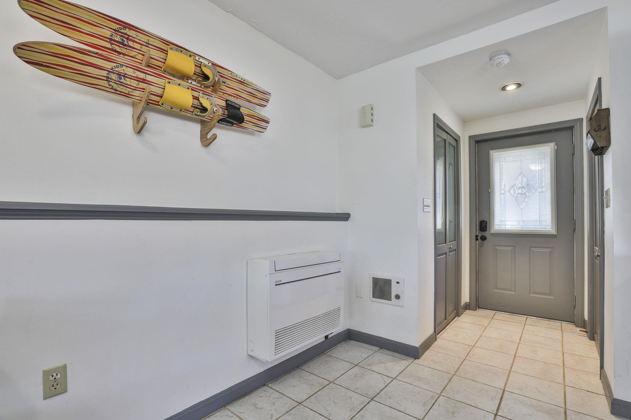 105 Conleys Grove Road Derry, NH 03038 - Photo 13 of 40