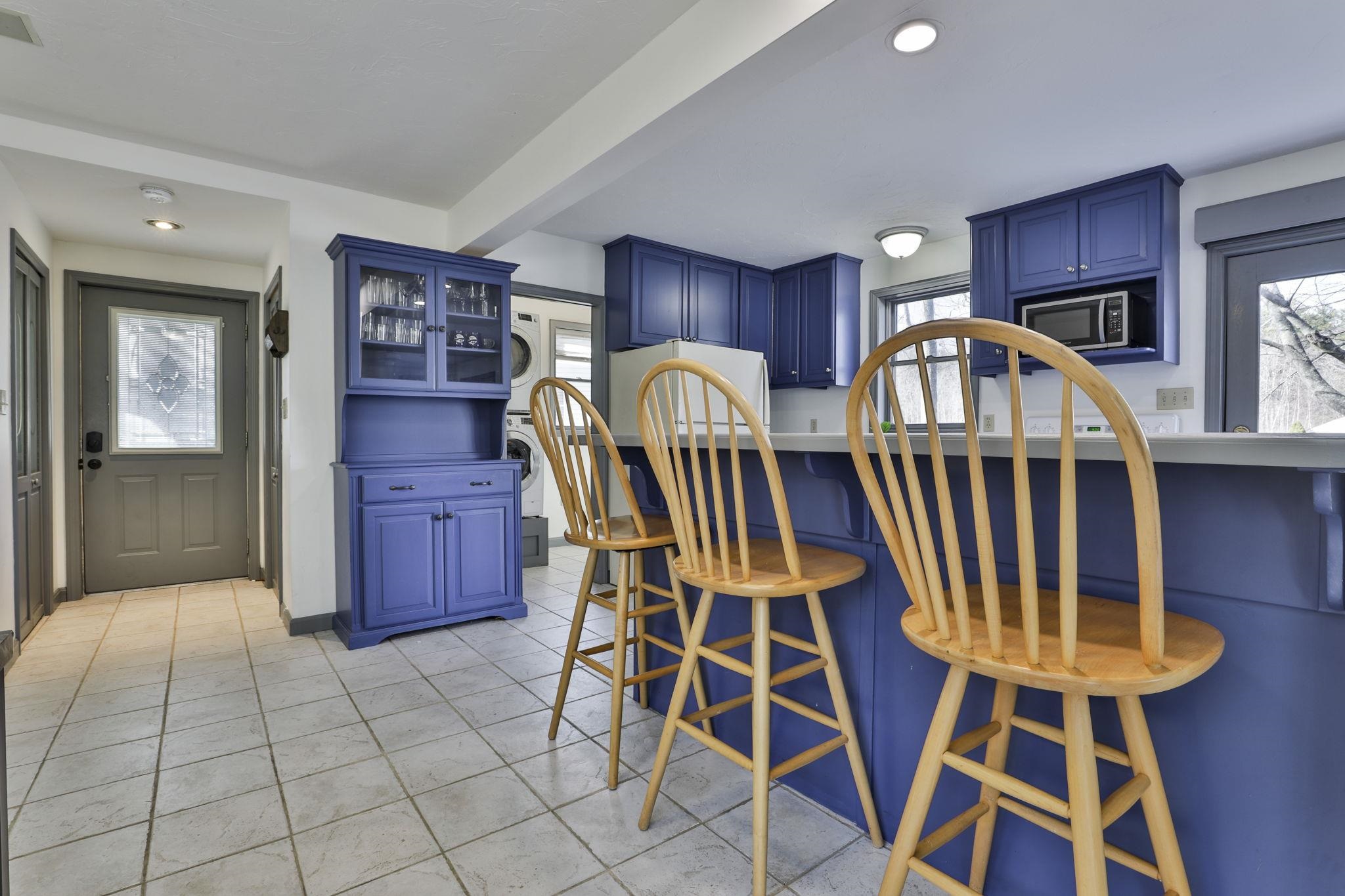 105 Conleys Grove Road Derry, NH 03038 - Photo 21 of 40