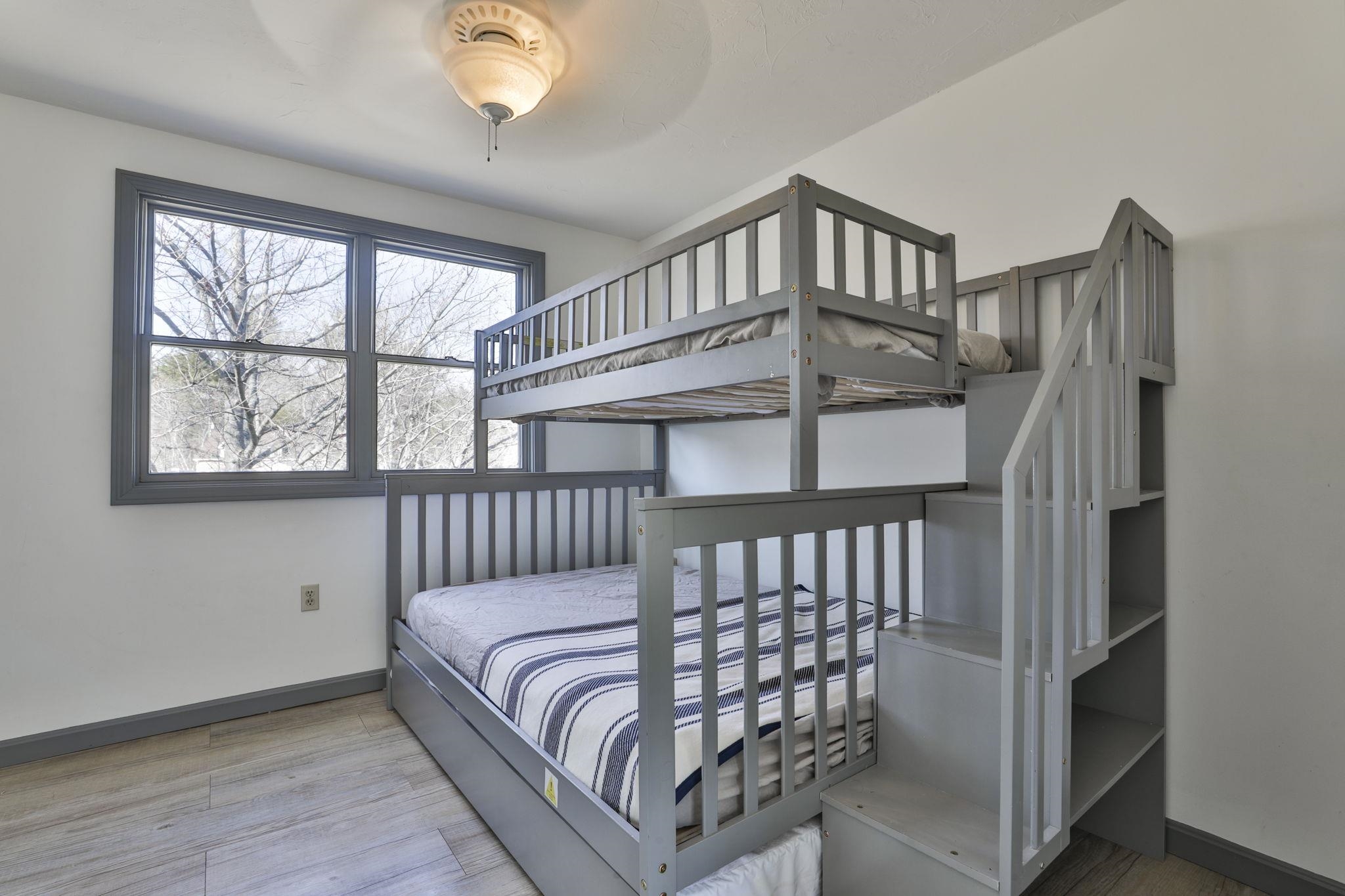 105 Conleys Grove Road Derry, NH 03038 - Photo 32 of 40
