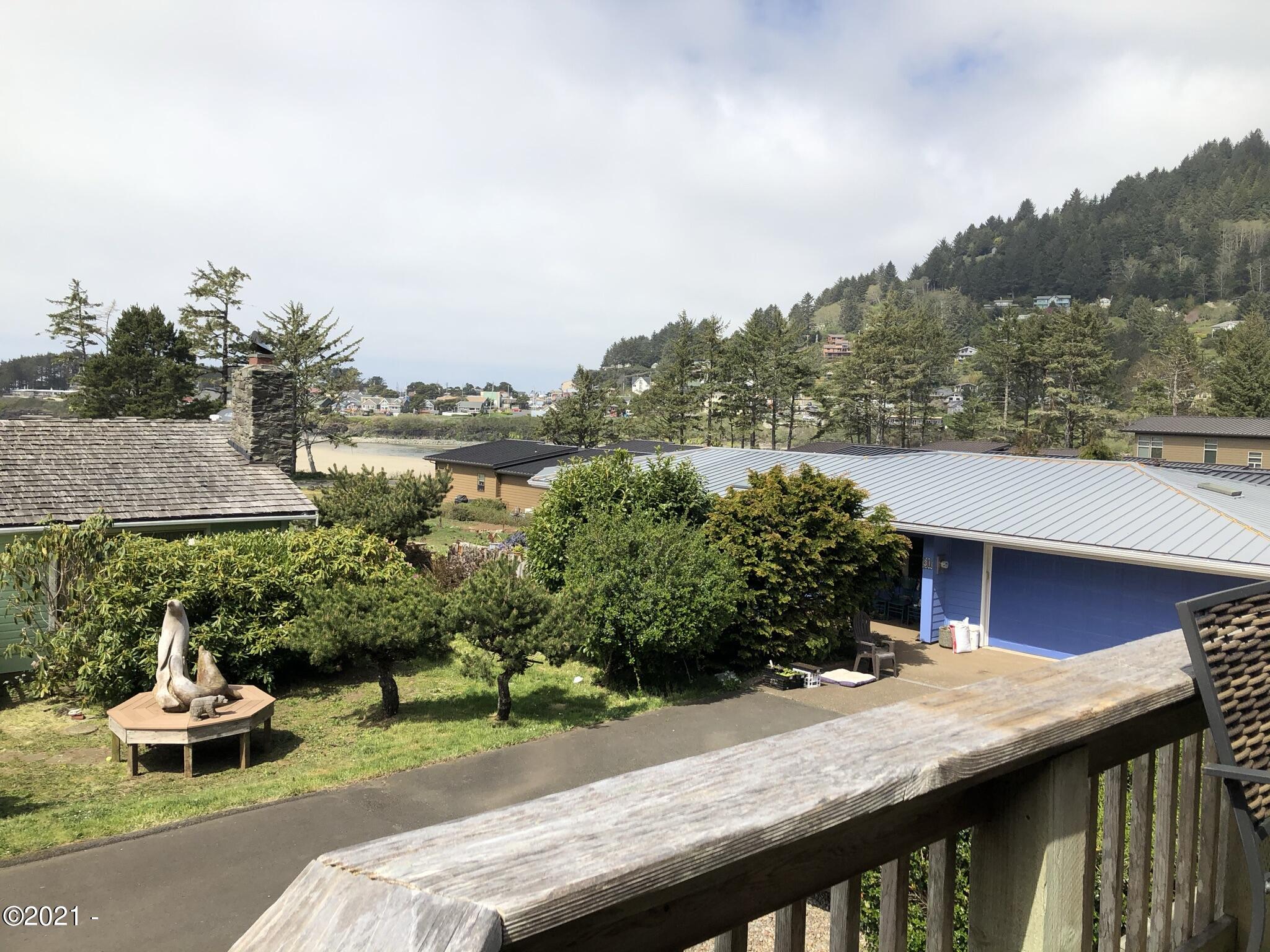 17 Shell Street Yachats, OR 97498 - Photo 25 of 63 Yachats Bay and Village view