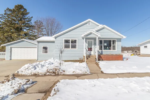 $279,900 | 499 North Clinton Street, Princeton, WI 54968