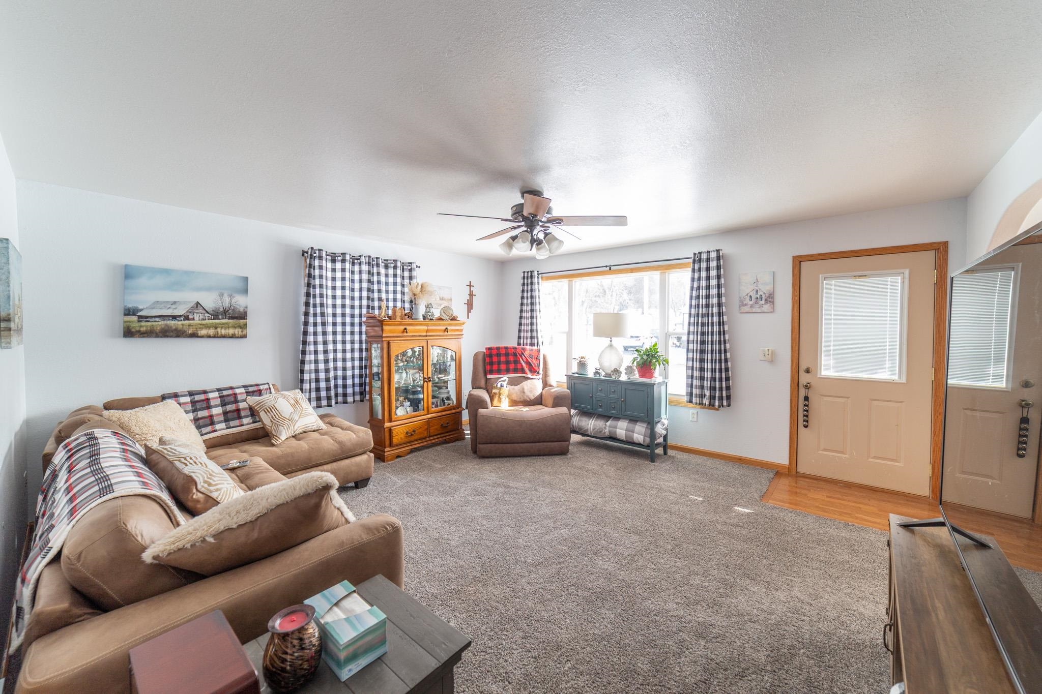 449 North Clinton Street Princeton, WI 54968 - Photo 9 of 42