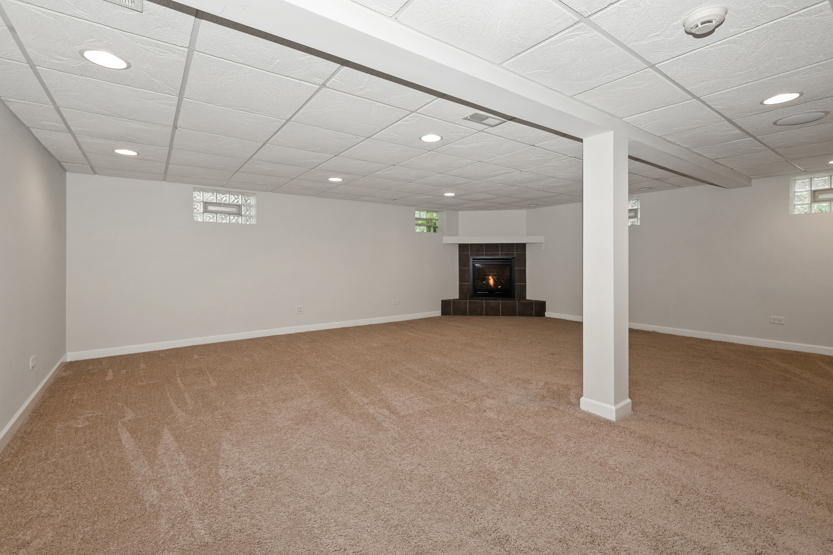 2860 Birch Road Homewood, IL 60430 - Photo 16 of 24 a view of an empty room with a cabinet