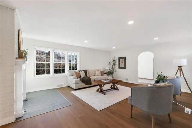 $283,000 | 5405 North Central Street, Kansas City, MO 64118