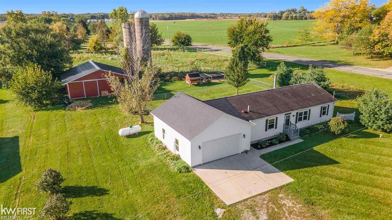 10024 Beard Road Byron, MI 48418 - Photo 33 of 44 50056757-32.JPG
