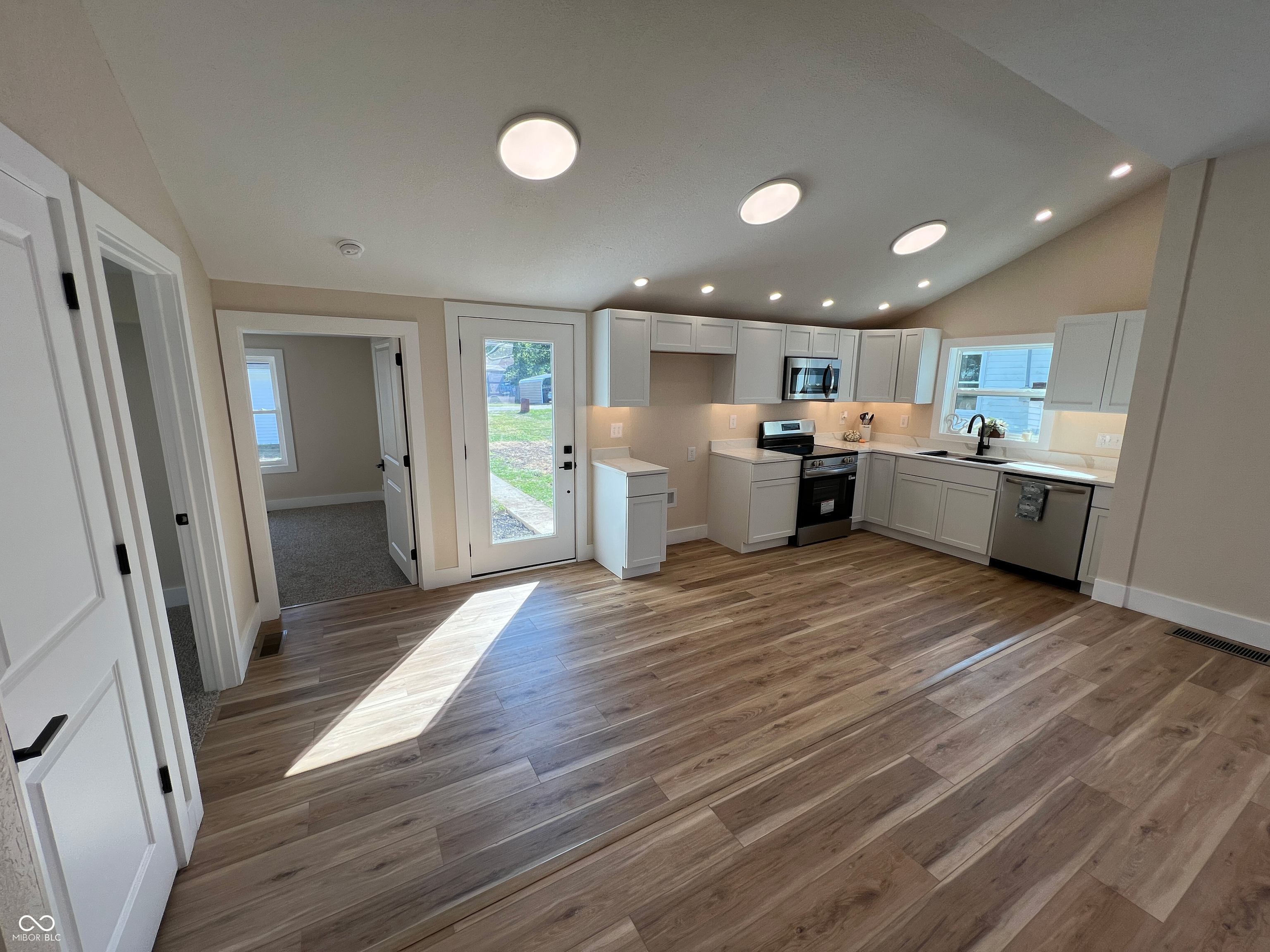 719 North 14th Street Elwood, IN 46036 - Photo 4 of 21