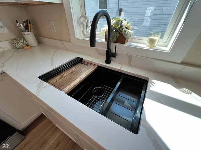 $185,000 | 719 North 14th Street, Elwood, IN 46036