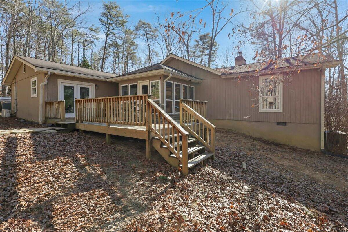 2265 Little Bend Road Signal Mountain, TN 37377 - Photo 23 of 31 29-Backyard and Deck