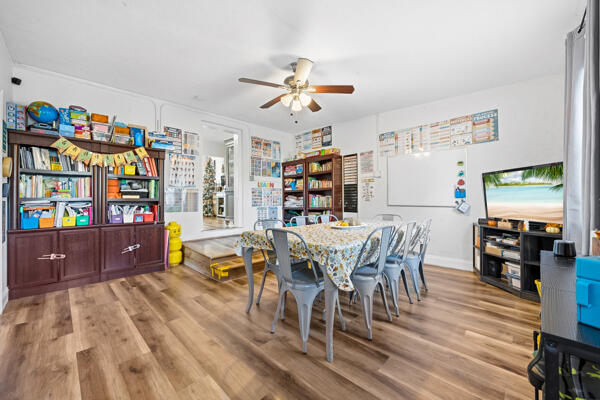 430 West 25th Street Riviera Beach, FL 33404 - Photo 16 of 43 430 family room 3