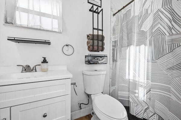 430 West 25th Street Riviera Beach, FL 33404 - Photo 31 of 43 430 primary bathroom