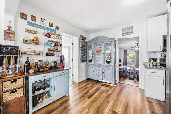 430 West 25th Street Riviera Beach, FL 33404 - Photo 9 of 43 430 living area