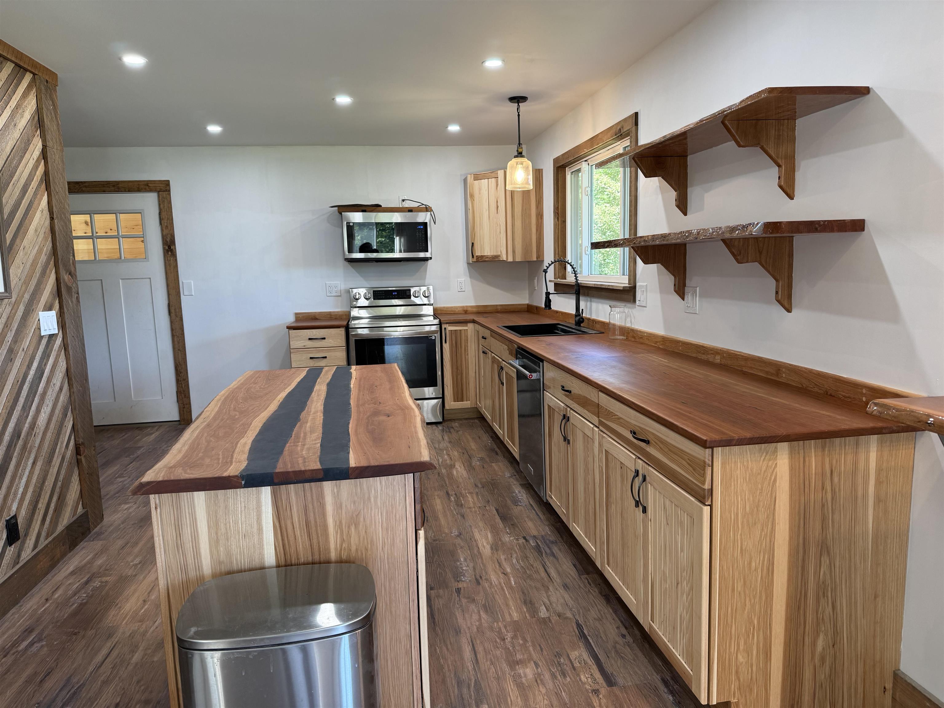 1720 MacIntosh Hill Road Bethel, VT 05060 - Photo 8 of 59 Gallery Image 8