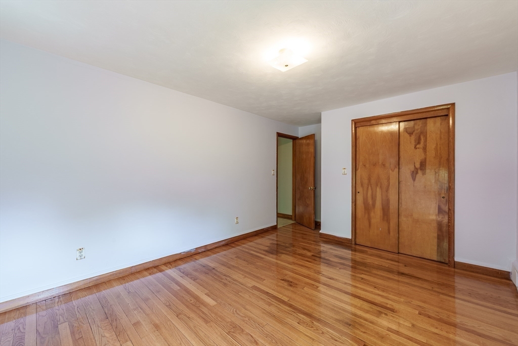 182 R Russell Road Westfield, MA 01085 - Photo 11 of 33 Gallery Image 11